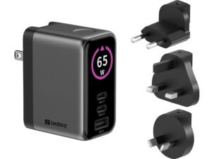 Sandberg Travel Charger PD65W Display es un cargador de viaje compacto con hasta 65W y una pantalla clara que muestra la potencia de carga actual. Con 2x USB-C y 1x USB-A