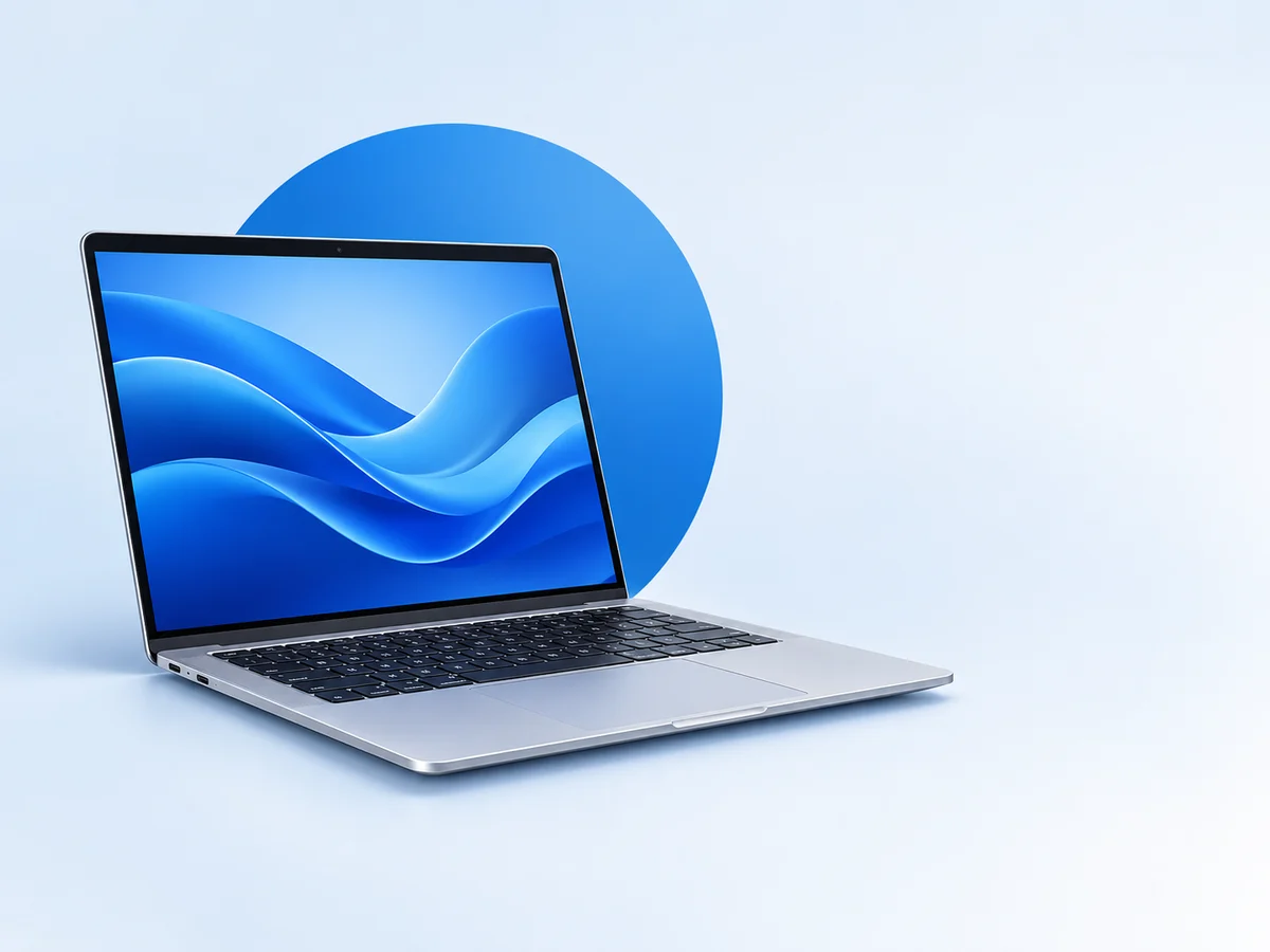 Portátil reacondicionado abierto con fondo de pantalla azul